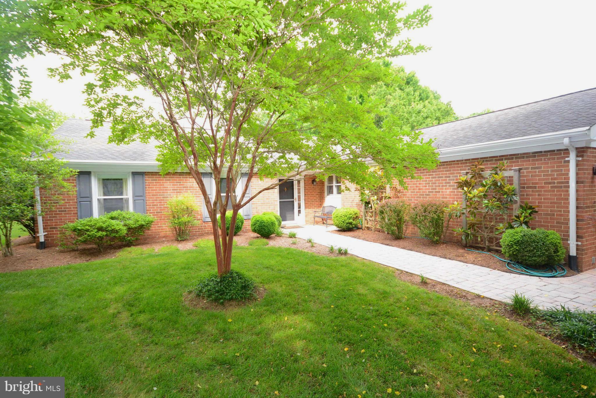 2559 Golfers Ridge Road Annapolis, MD 21401 - Photo 3 of 26 Beautifully landscaped corner lot