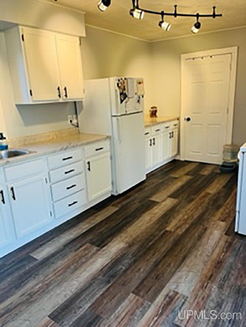 20287 Herman Road Lanse, MI 49946 - Photo 4 of 17 Gallery Image 4