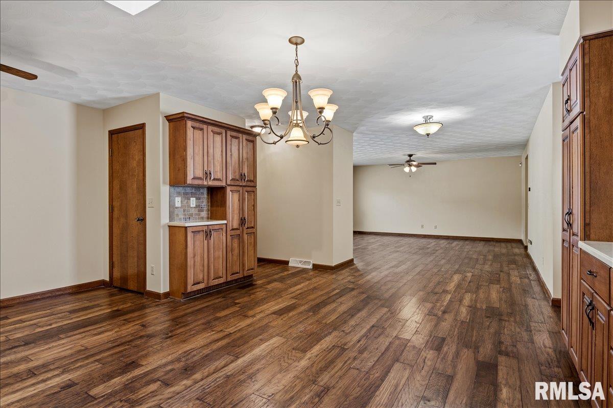 3129 Turning Mill Drive Springfield, IL 62704 - Photo 9 of 30