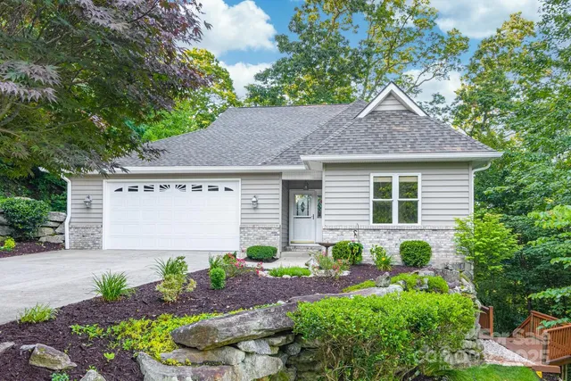 $775,000 | 299 Carriage Summit Way, Hendersonville, NC 28791