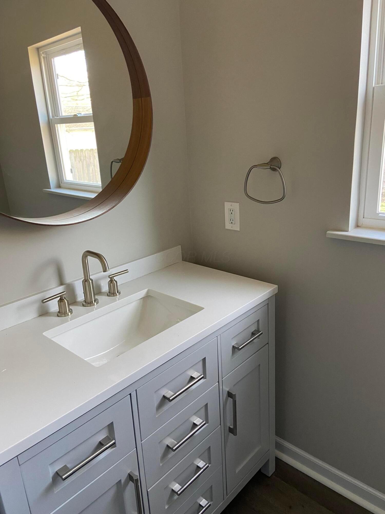 5318 Eisenhower Road Columbus, OH 43229 - Photo 15 of 27 Half Bath