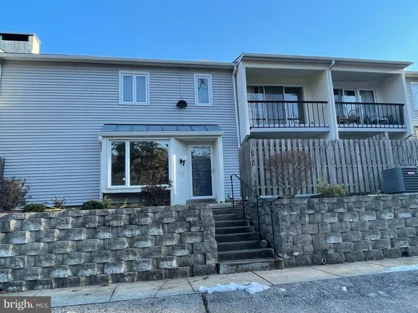 $2,300 | 121 East Chelsea Circle, Newtown Square, PA 19073