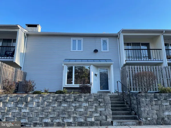 $2,300 | 121 East Chelsea Circle, Newtown Square, PA 19073