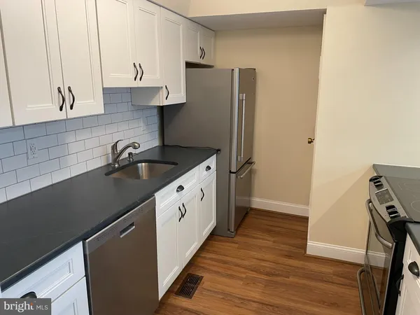 $2,300 | 121 East Chelsea Circle, Newtown Square, PA 19073