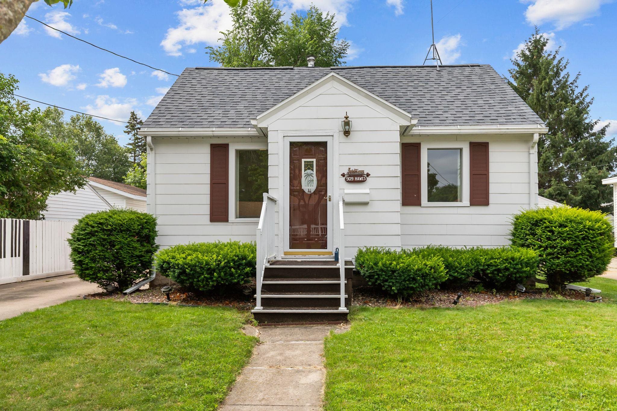 909 West Hawes Avenue Appleton, WI 54914 - Photo 1 of 1 Gallery Image 1