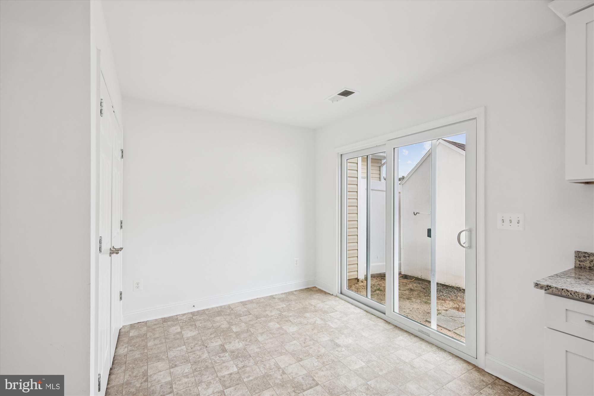 402 Ruddy Duck Court Cambridge, MD 21613 - Photo 4 of 47 Breakfast area