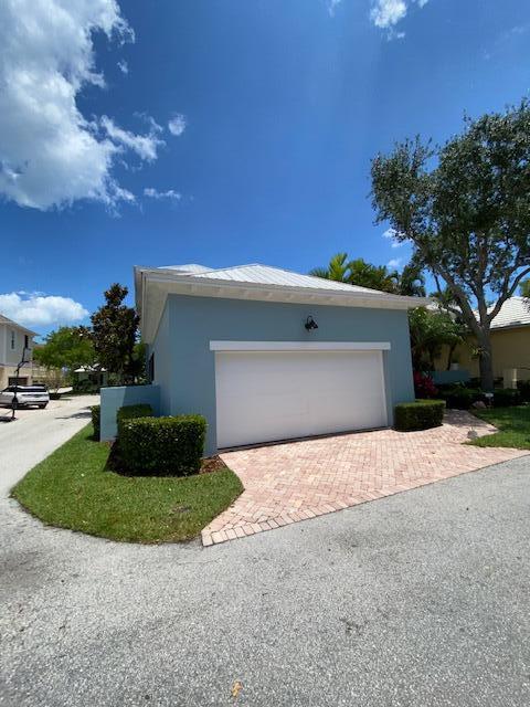 110 Inkberry Drive Jupiter, FL 33458 - Photo 4 of 40 2 Car garage