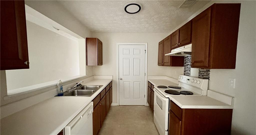 5204 Waldrop Place Decatur, GA 30034 - Photo 3 of 7 Gallery Image 3