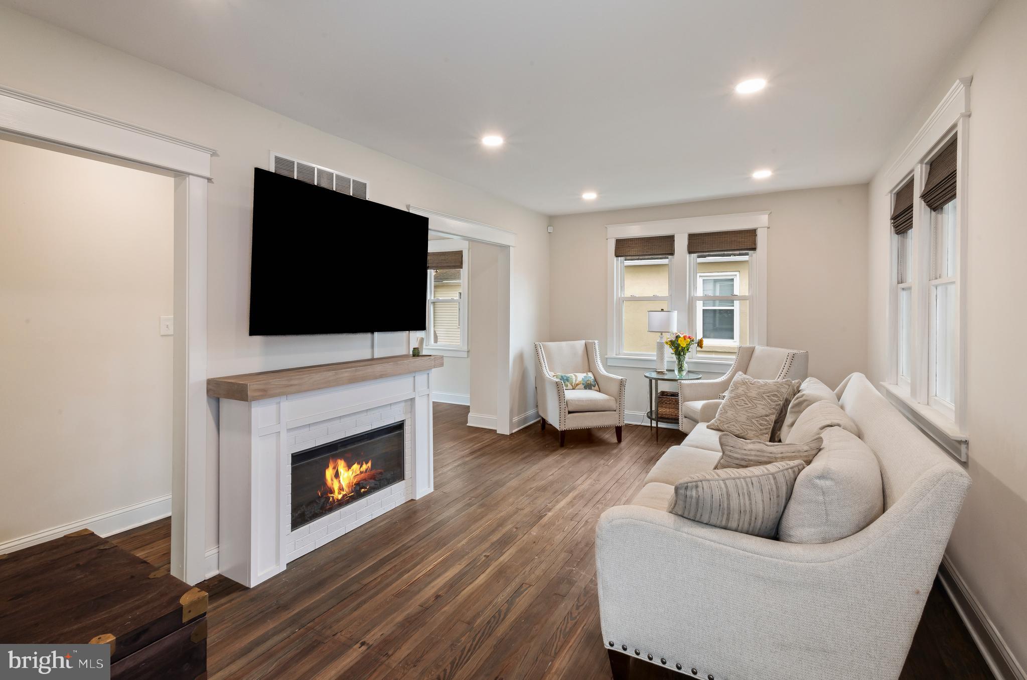 Family room with w/ fireplace