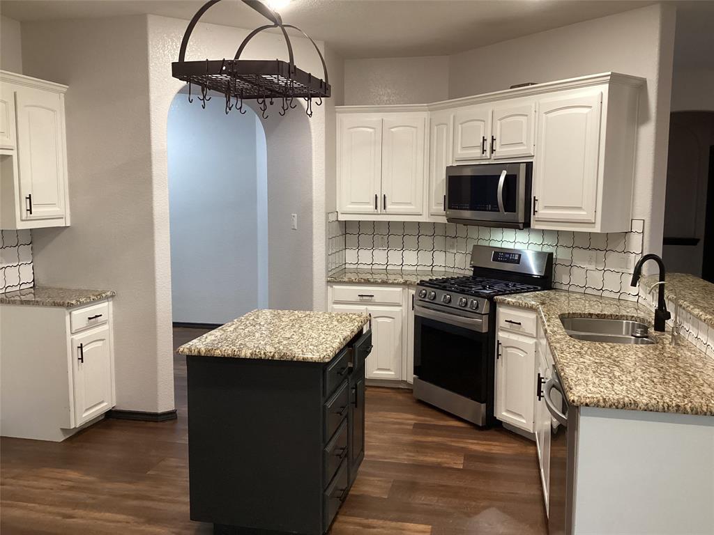 10320 Point Lobos Trail Fort Worth, TX 76177 - Photo 4 of 33 Kitchen