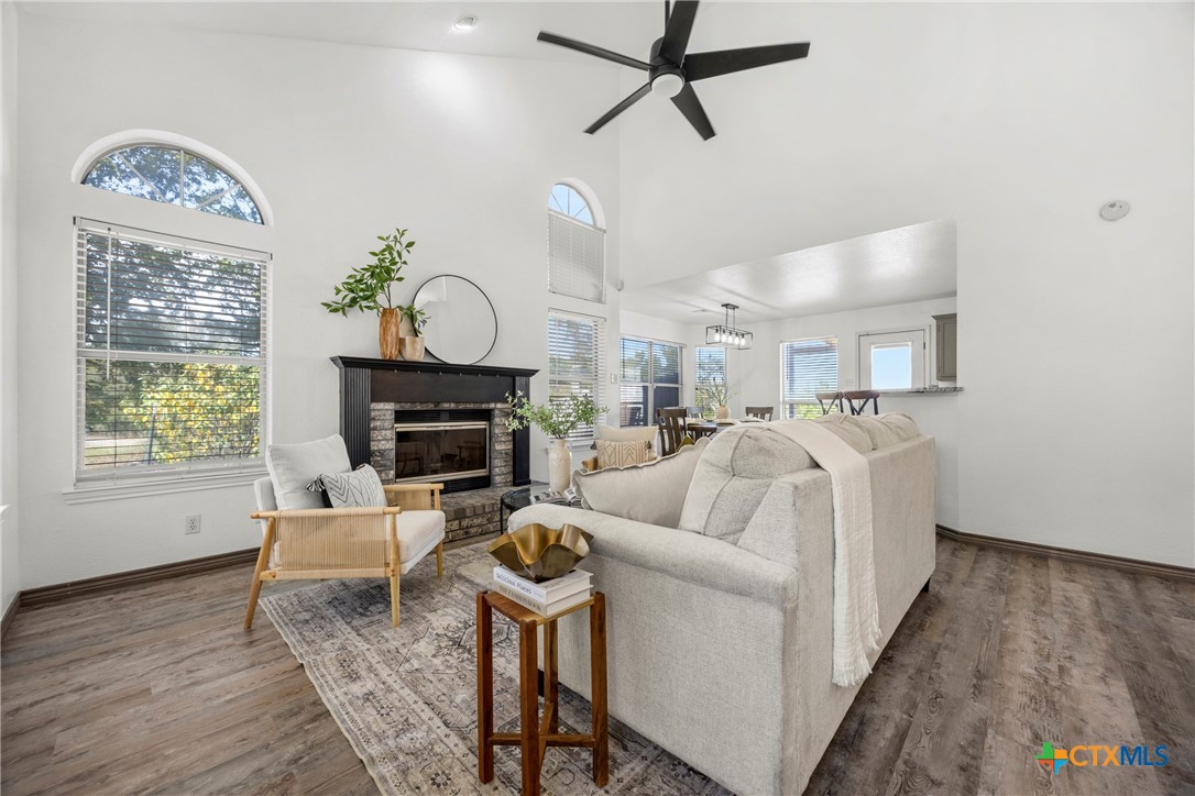 5107 Denmans Loop Belton, TX 76513 - Photo 11 of 48 Living Room