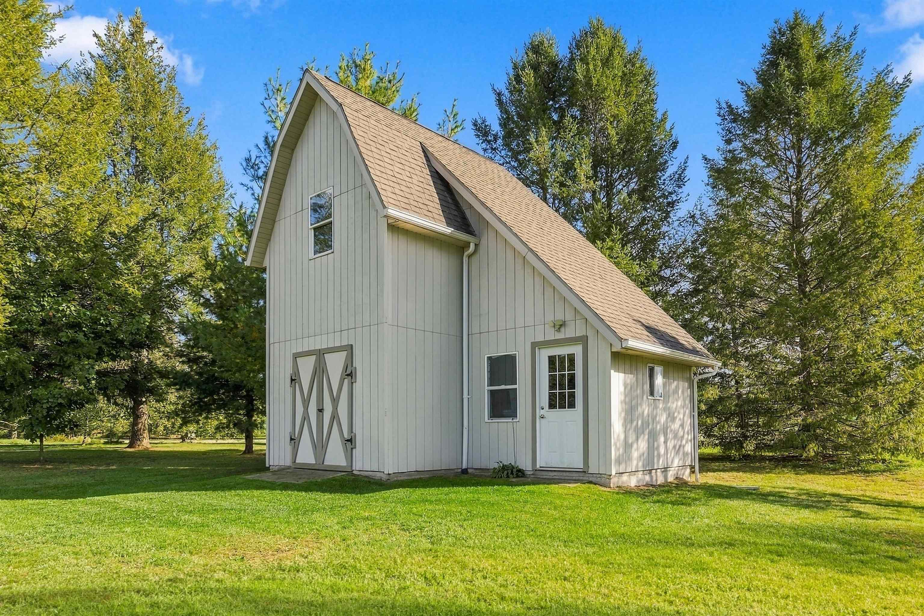 577 Strohm Road Traverse City, MI 49696 - Photo 30 of 33 1951382-a2af1e65-afc9-4016-8292-4415ff398a36.JPG