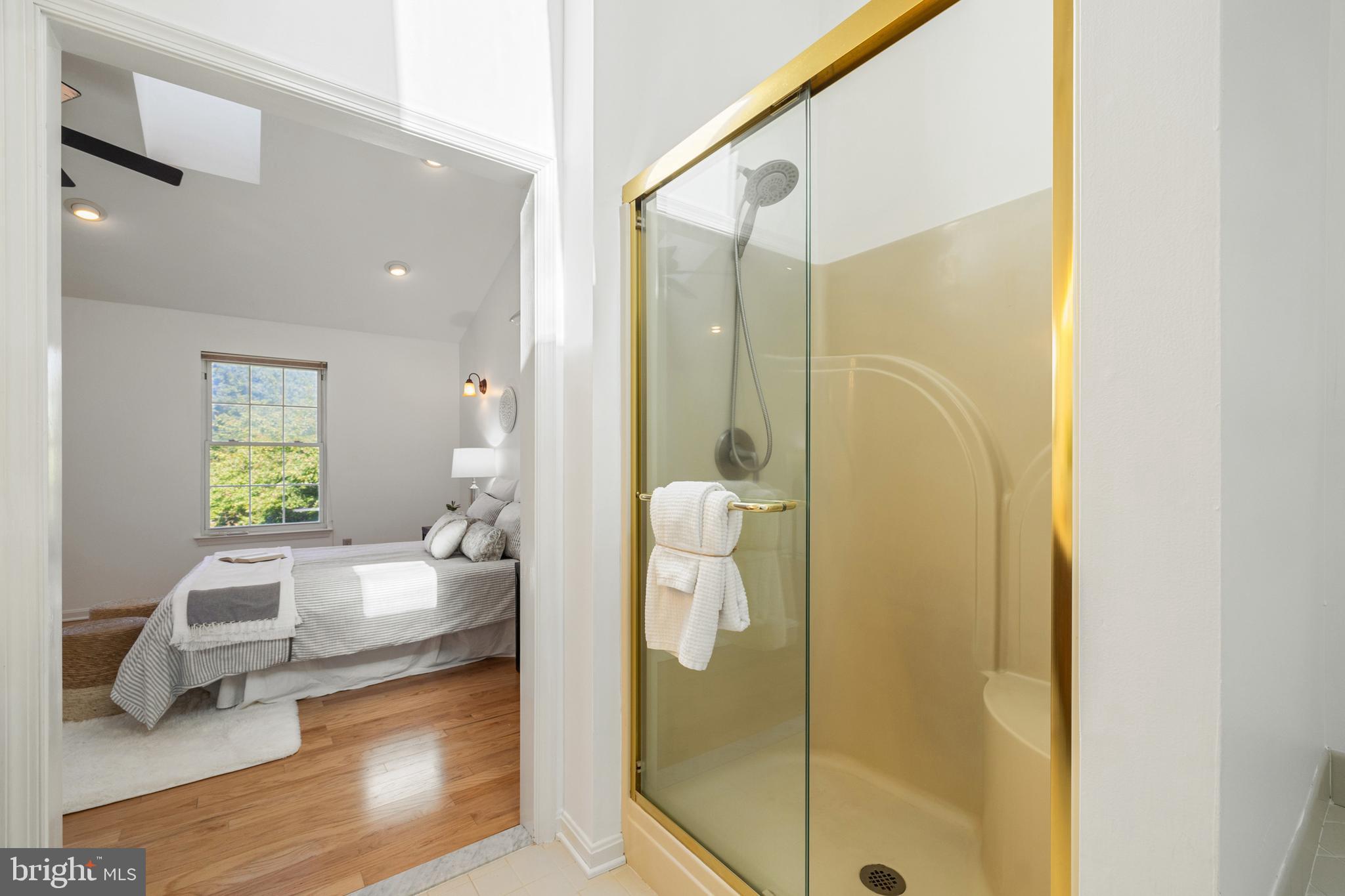 1469 Pleasant Lake Road Annapolis, MD 21409 - Photo 27 of 68 Primary Bathroom