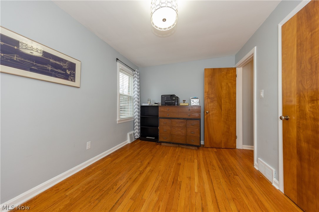 944 Richmond Road Cleveland, OH 44124 - Photo 15 of 32