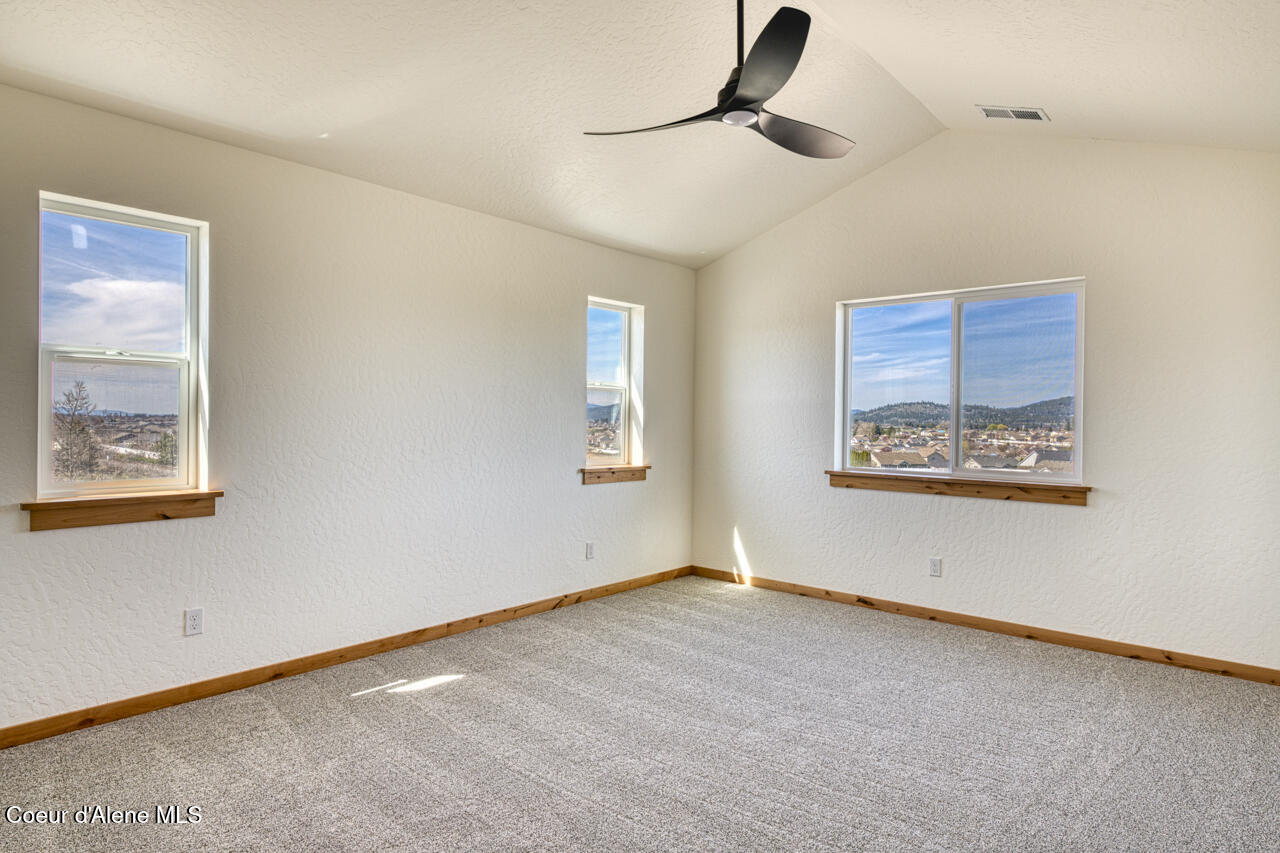 3606 Blaze Loop Post Falls, ID 83854 - Photo 18 of 38 Master Suite
