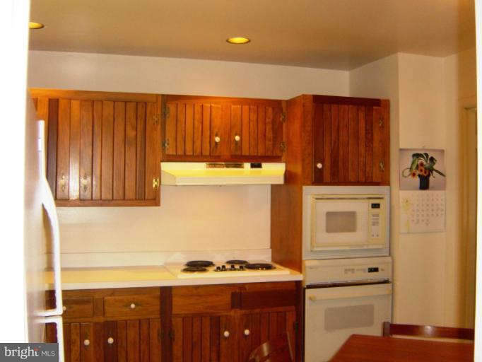 1926 Foxhall Road McLean, VA 22101 - Photo 12 of 13 IKitchen view 2