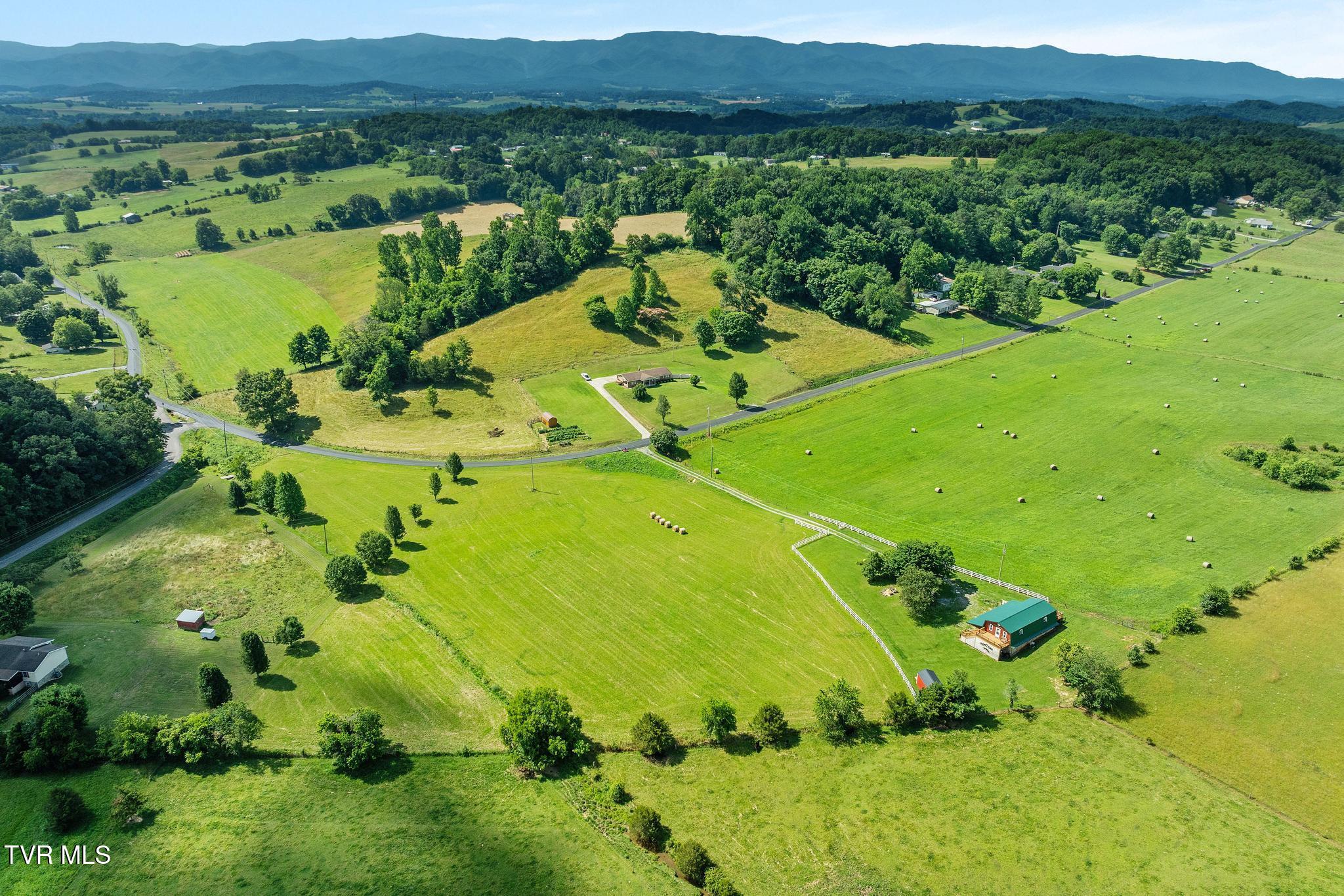 1115 Heritage Road North Chuckey, TN 37641 - Photo 20 of 68 DJI_0878