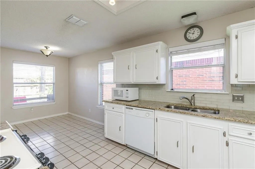 5318 Spring Brook Drive Corpus Christi, TX 78413 - Photo 7 of 13