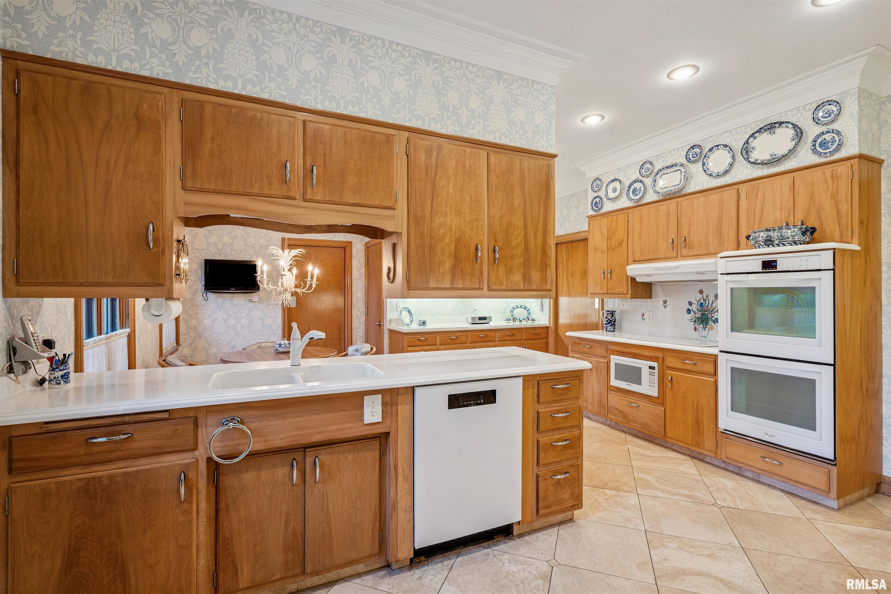 500 54th Street Moline, IL 61265 - Photo 14 of 50