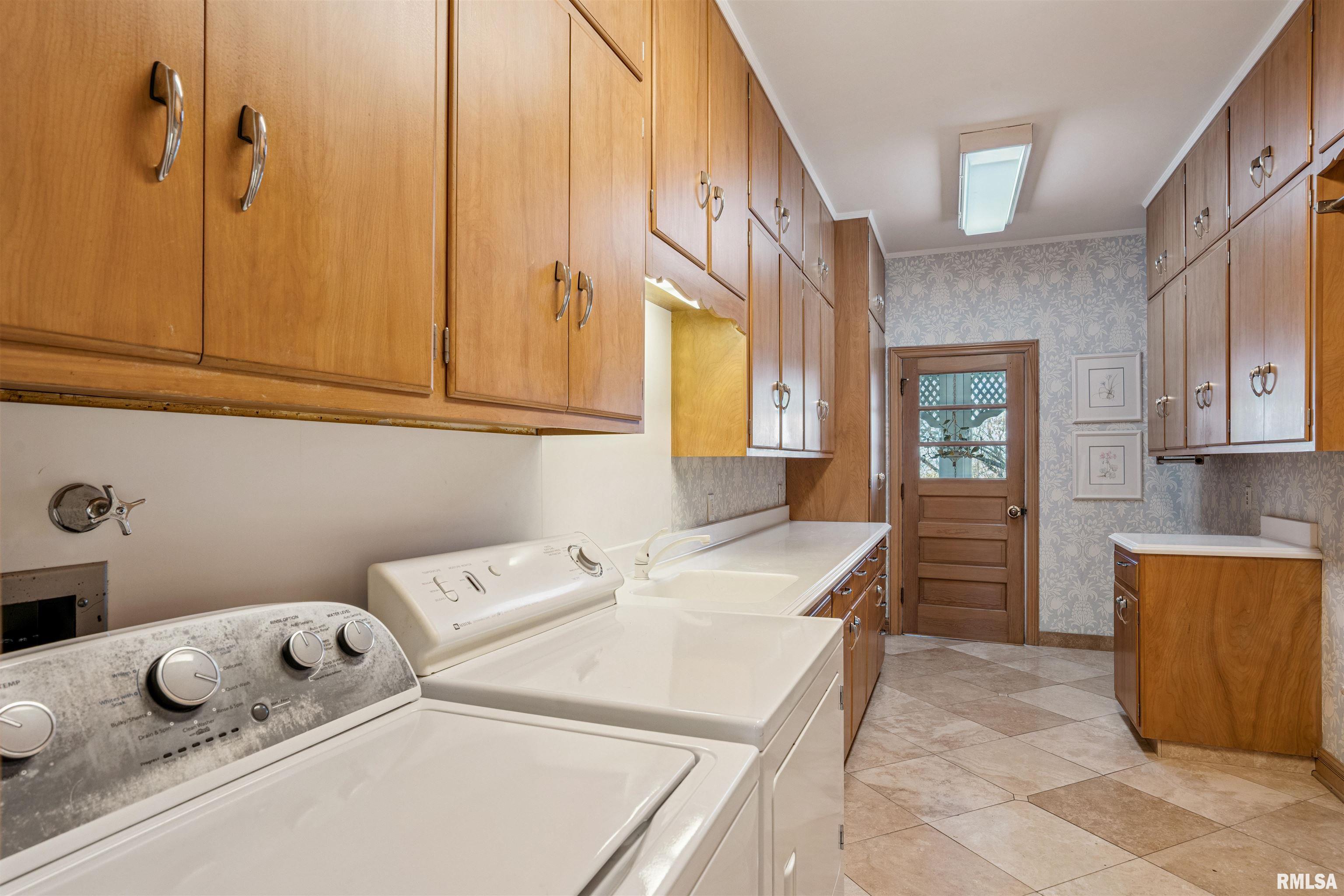 500 54th Street Moline, IL 61265 - Photo 18 of 50