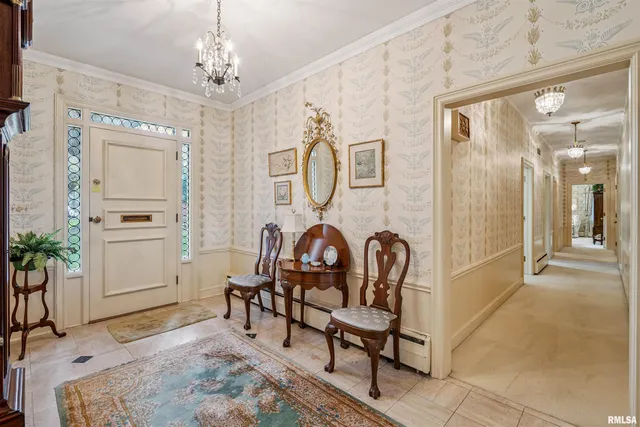 $595,000 | 500 54th Street, Moline, IL 61265