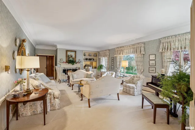 $595,000 | 500 54th Street, Moline, IL 61265