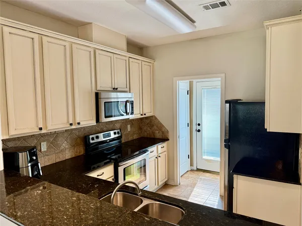 $1,800 | 3828 Black Hawk Lane, College Station, TX 77845