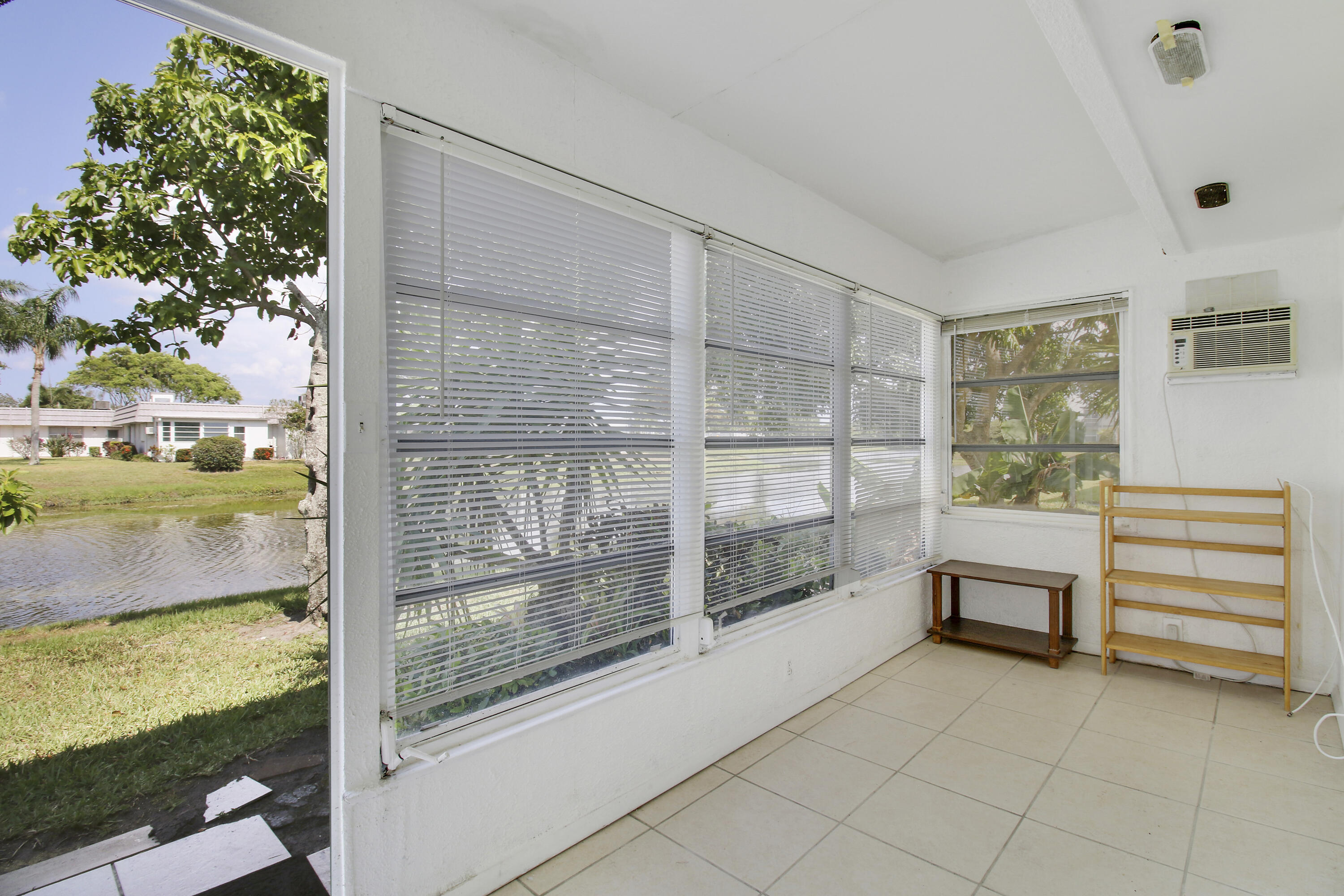 175 Valencia H Delray Beach, FL 33446 - Photo 15 of 19 House-14