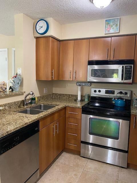 1125 Crystal Way, Unit P Delray Beach, FL 33444 - Photo 3 of 17 2