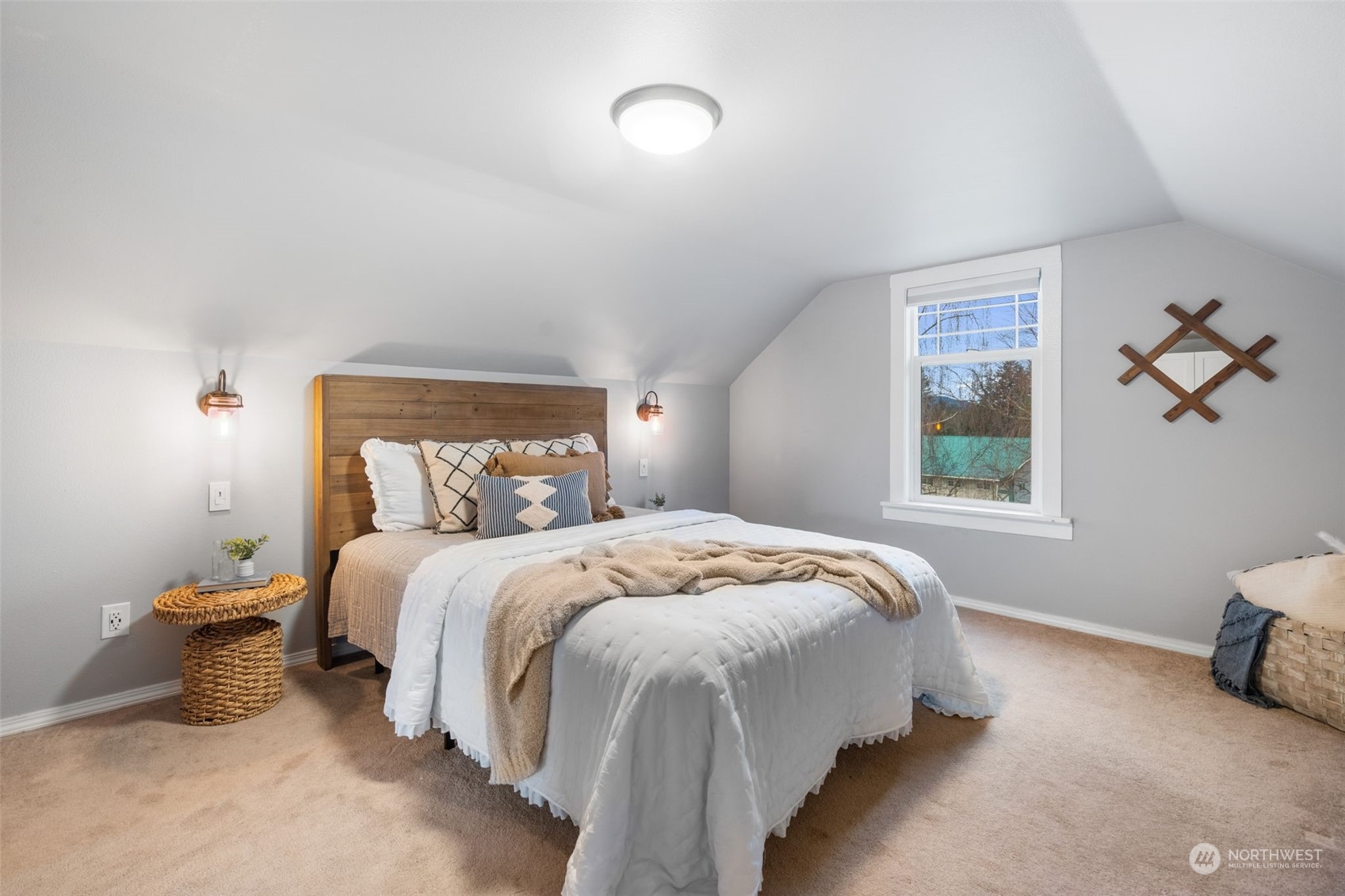 2628 Old Highway 99 North Road Burlington, WA 98233 - Photo 19 of 40 a bedroom with a bed and a window