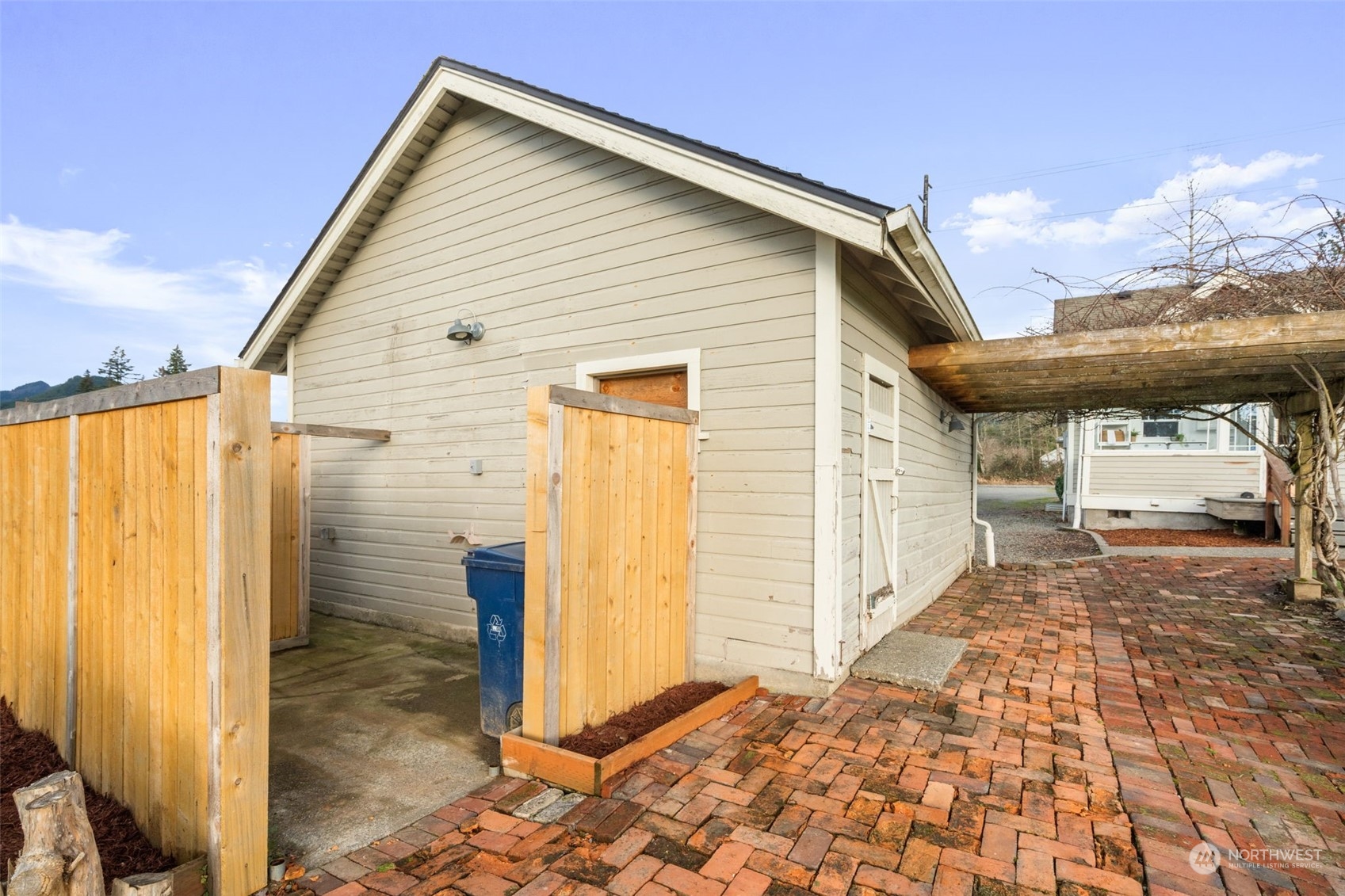2628 Old Highway 99 North Road Burlington, WA 98233 - Photo 23 of 40 a view of a house with backyard