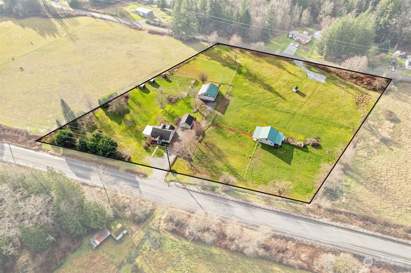 2628 Old Highway 99 North Road Burlington, WA 98233 - Photo 5 of 40 a view of swimming pool with seating area