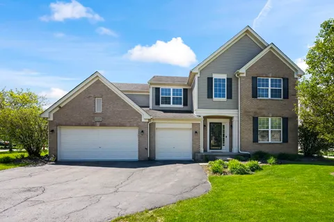 $639,900 | 6065 Irene Drive, Hoffman Estates, IL 60192