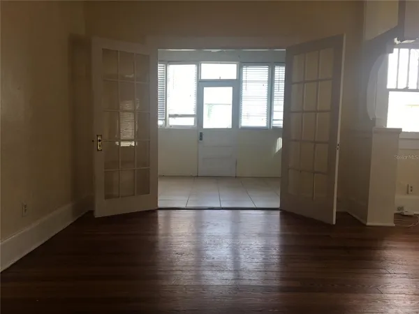 $2,000 | 113 East Vanderbilt Street, Orlando, FL 32804