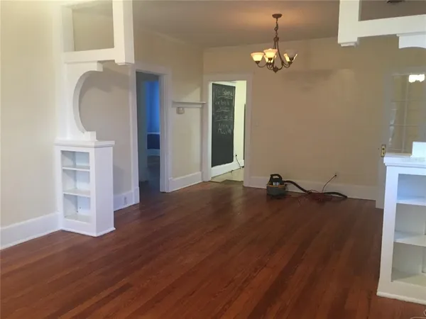 $2,000 | 113 East Vanderbilt Street, Orlando, FL 32804