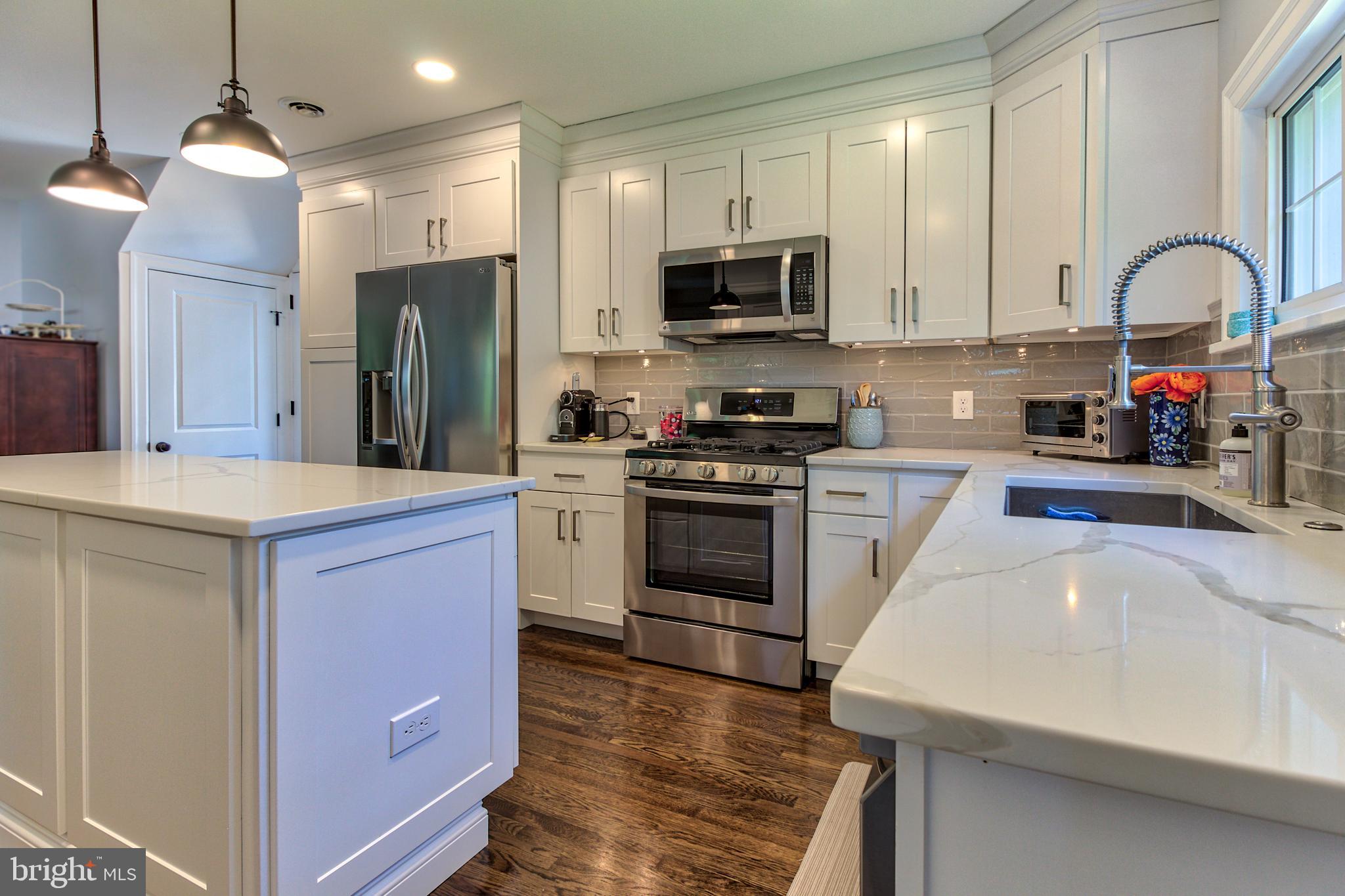 35 Rolling Road Wynnewood, PA 19096 - Photo 9 of 28