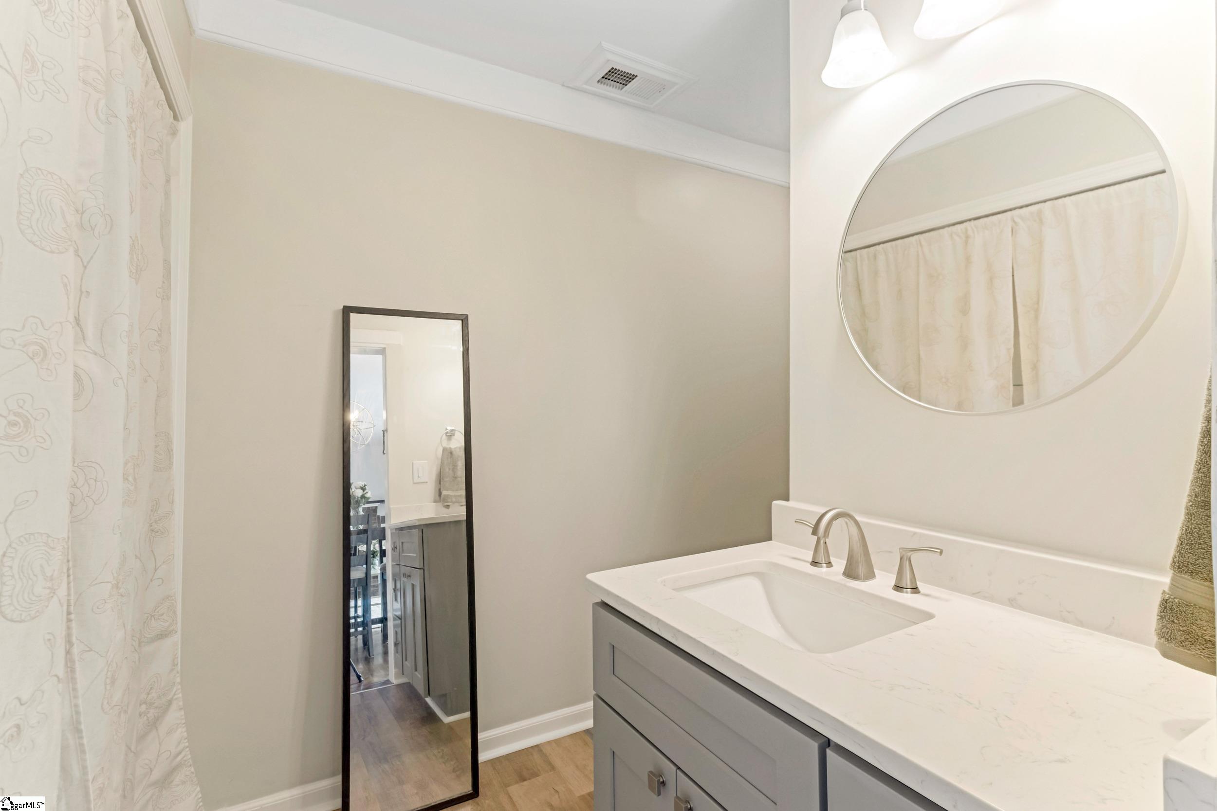 137 Cleveirvine Avenue Greenville, SC 29607 - Photo 10 of 41