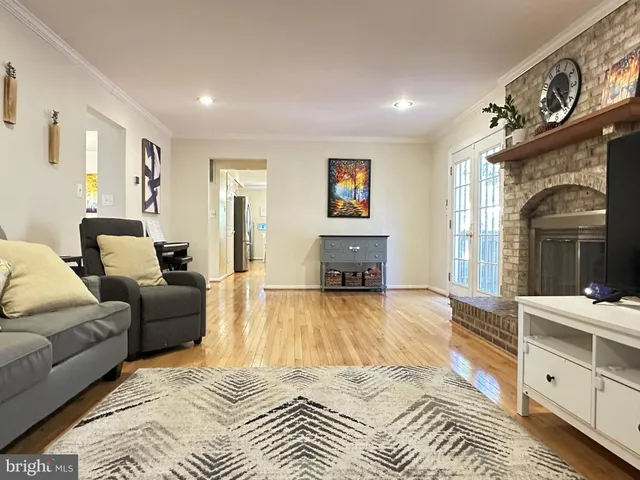 $700,000 | 14 Amity Court, Rockville, MD 20855