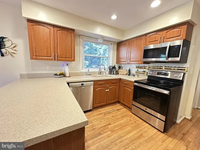 $700,000 | 14 Amity Court, Rockville, MD 20855