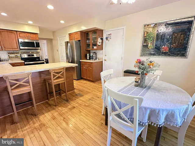 $700,000 | 14 Amity Court, Rockville, MD 20855