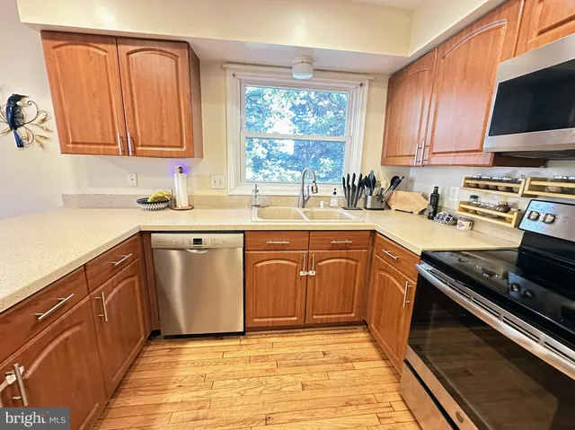 $700,000 | 14 Amity Court, Rockville, MD 20855