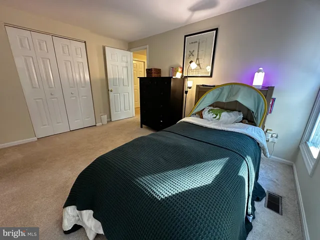 $700,000 | 14 Amity Court, Rockville, MD 20855