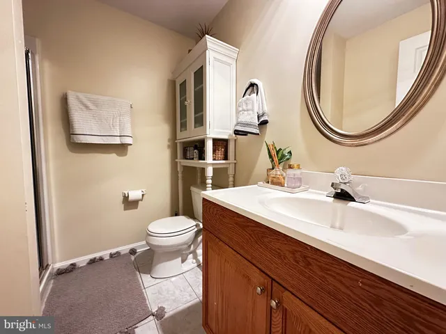 $700,000 | 14 Amity Court, Rockville, MD 20855