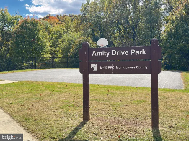 $700,000 | 14 Amity Court, Rockville, MD 20855