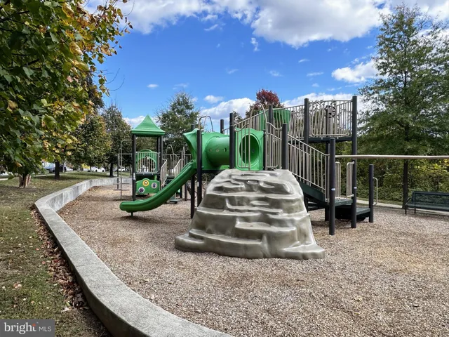 $700,000 | 14 Amity Court, Rockville, MD 20855