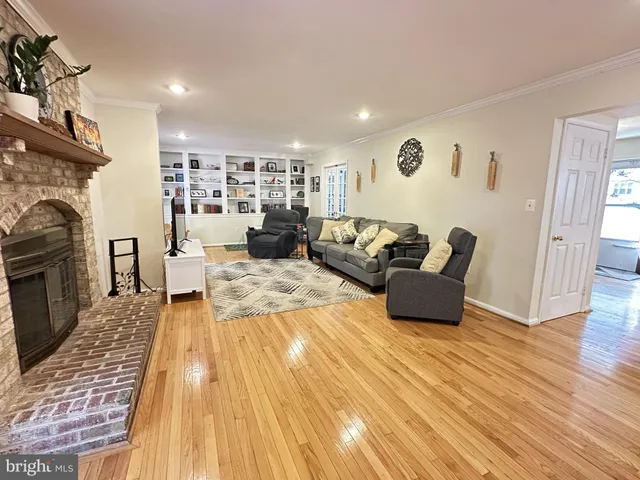 $700,000 | 14 Amity Court, Rockville, MD 20855