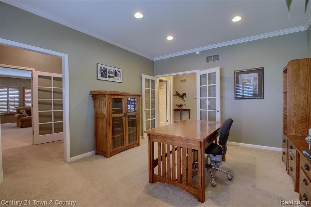 4210 Derry Court Rochester, MI 48306 - Photo 13 of 65