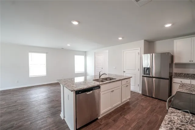 $2,500 | 412 Coconut Drive, Bloomingdale, GA 31302