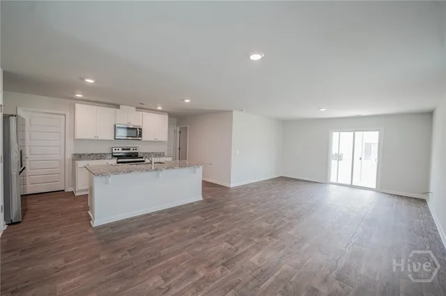 $2,500 | 412 Coconut Drive, Bloomingdale, GA 31302