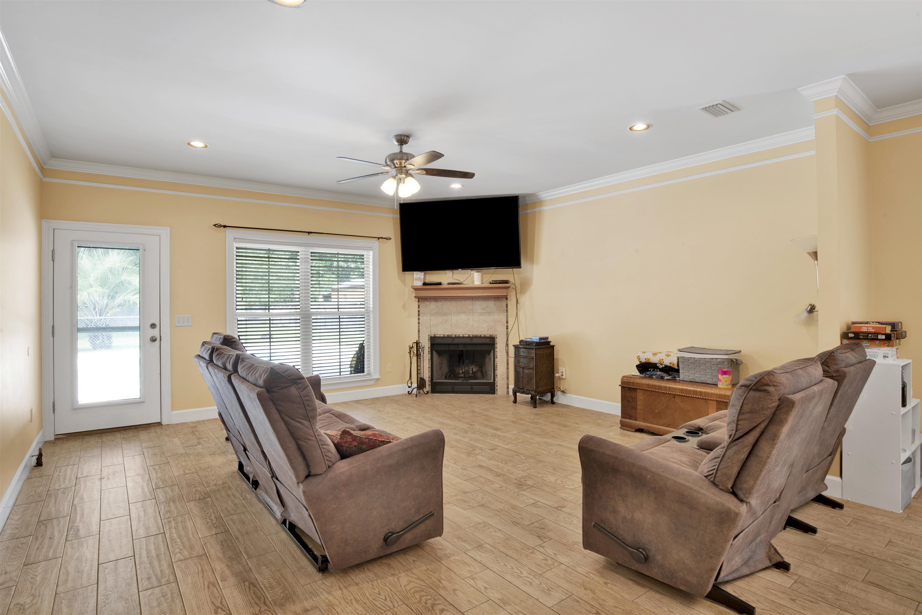 6679 Daniel Styron Lane Gulf Shores, AL 36542 - Photo 9 of 38 Living Room